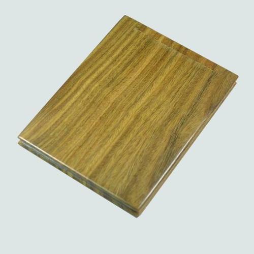 現(xiàn)在很多人喜歡用木質(zhì)材料做家具。
